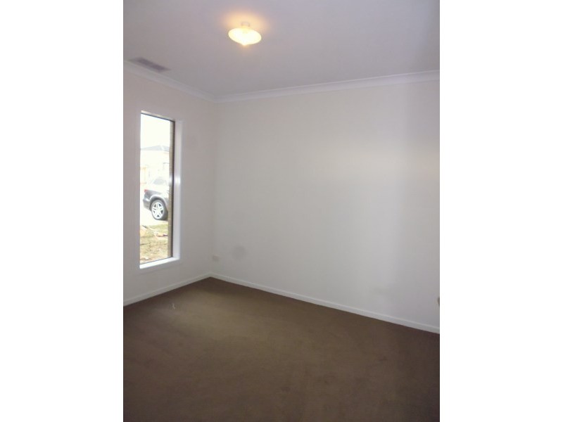 9 Greenside Circuit, Sandhurst VIC 3977