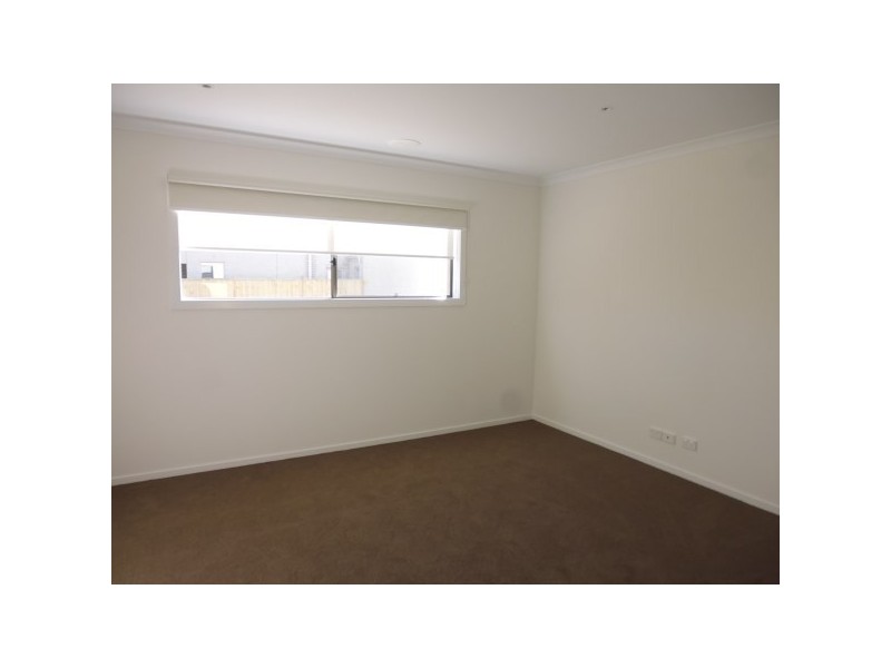 9 Greenside Circuit, Sandhurst VIC 3977