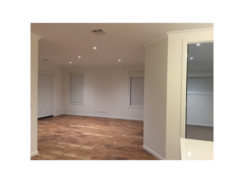 9 Greenside Circuit, Sandhurst VIC 3977