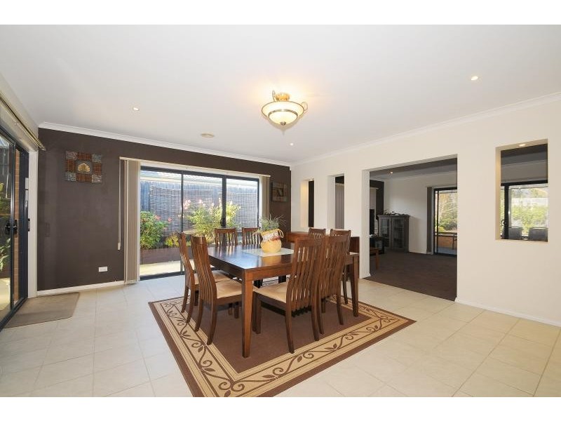 36 Diamond Pde, Skye VIC 3977