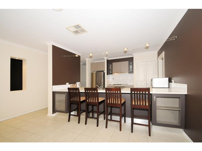 36 Diamond Pde, Skye VIC 3977