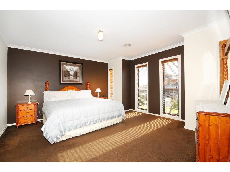 36 Diamond Pde, Skye VIC 3977