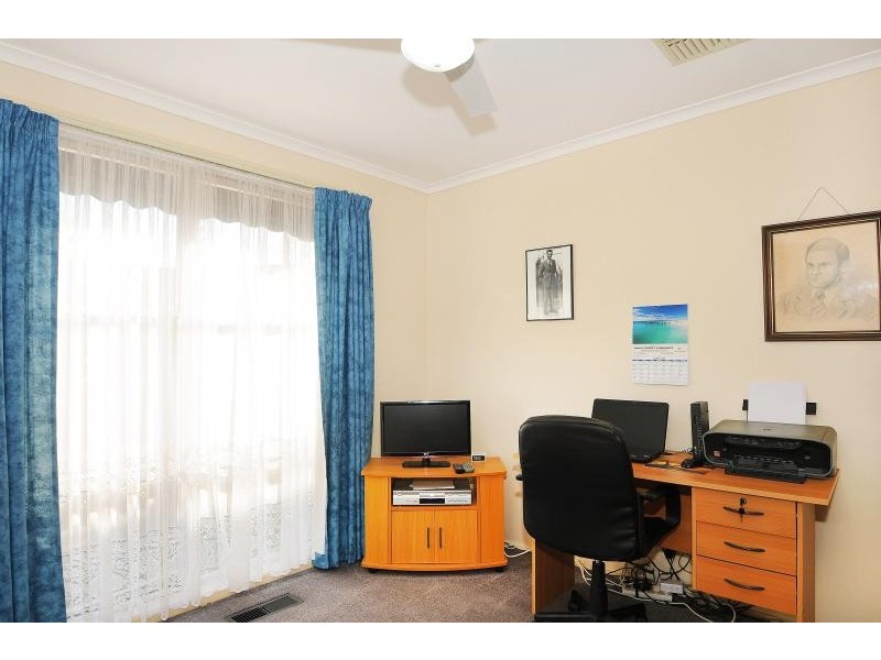 44 Tamarisk Drive, Frankston North VIC 3200