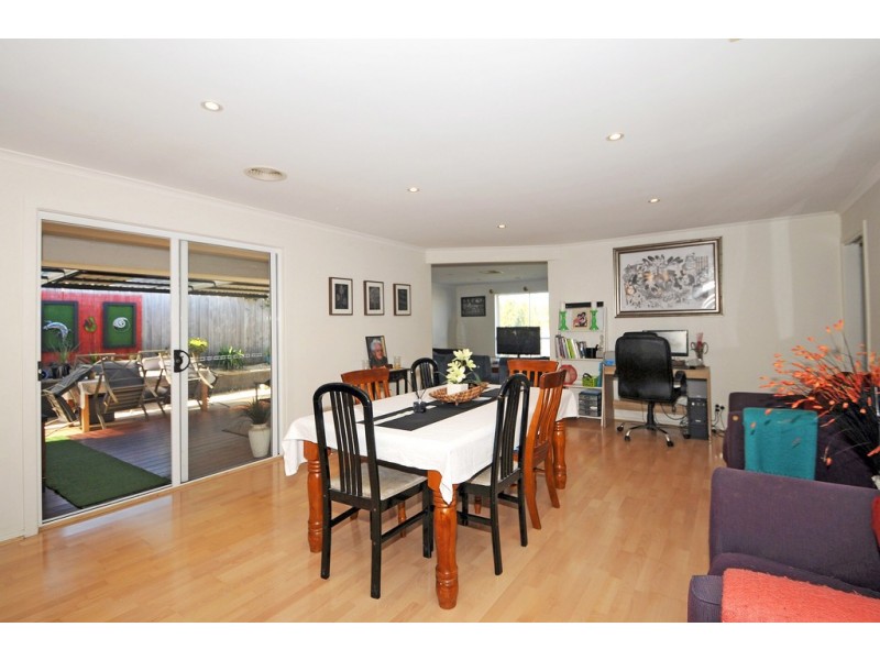 4 Dimitrios Close, Skye VIC 3977