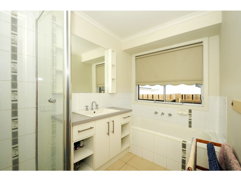 4 Dimitrios Close, Skye VIC 3977