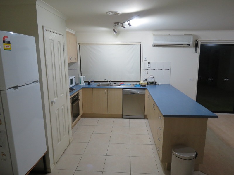 33 Sandalwood Grove, Carrum Downs VIC 3201