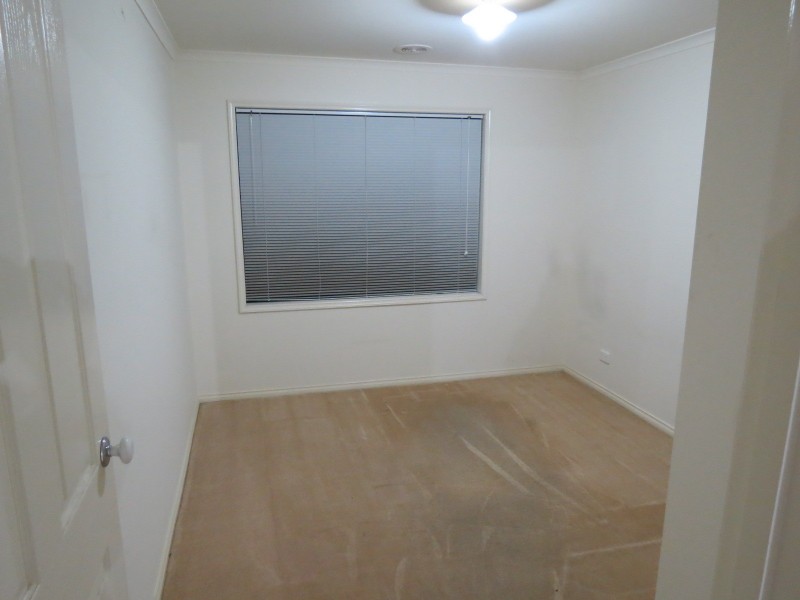 33 Sandalwood Grove, Carrum Downs VIC 3201