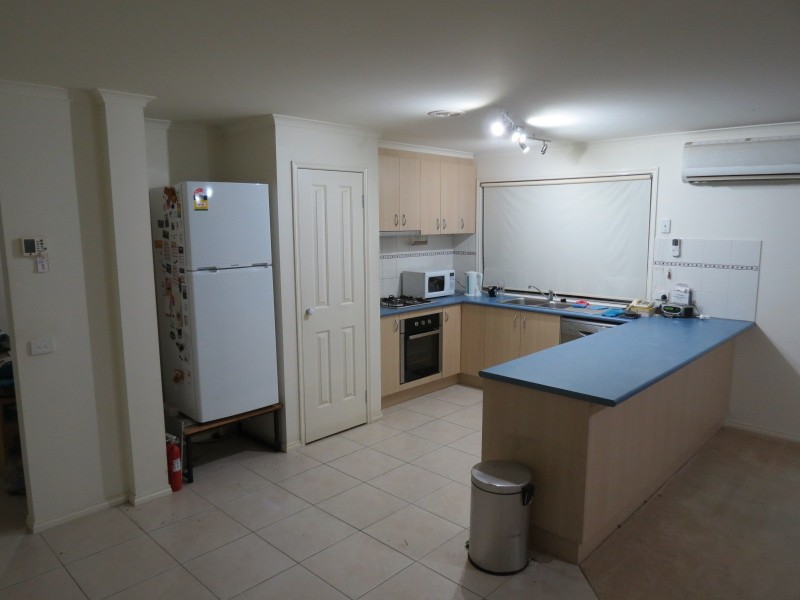 33 Sandalwood Grove, Carrum Downs VIC 3201
