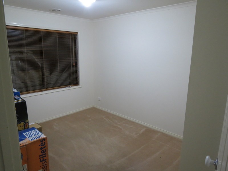 33 Sandalwood Grove, Carrum Downs VIC 3201