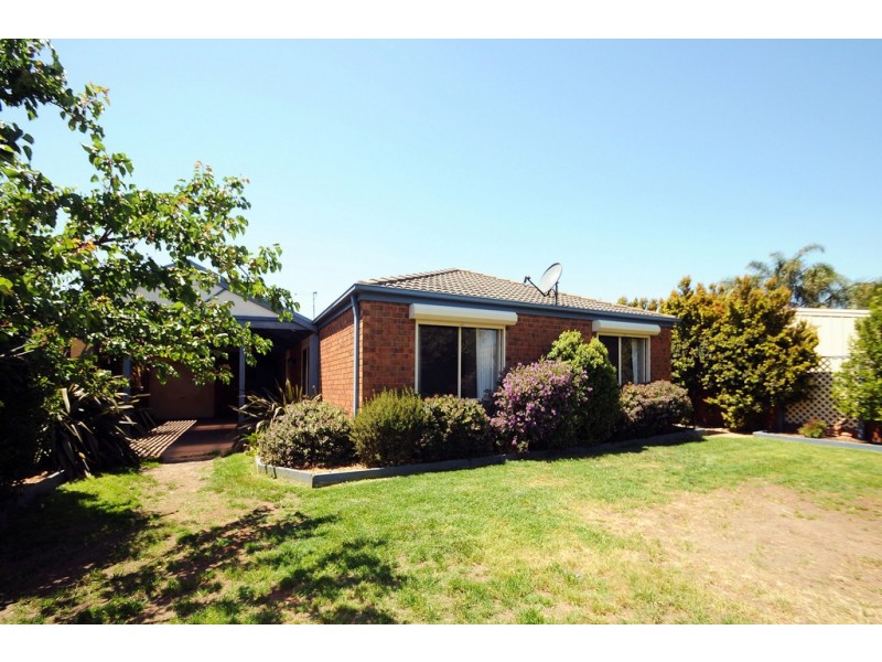 7 Woodvale Drive, Carrum Downs VIC 3201