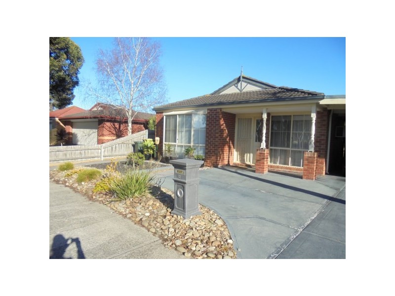 12 John Wedge Wynd, Skye VIC 3977