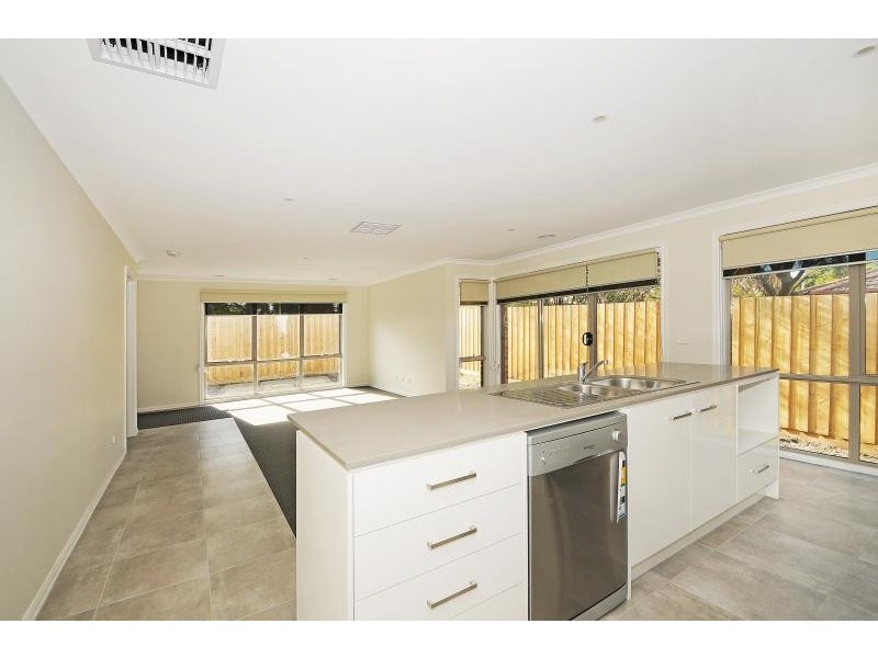 14B Gulwa Ave, Frankston VIC 3199