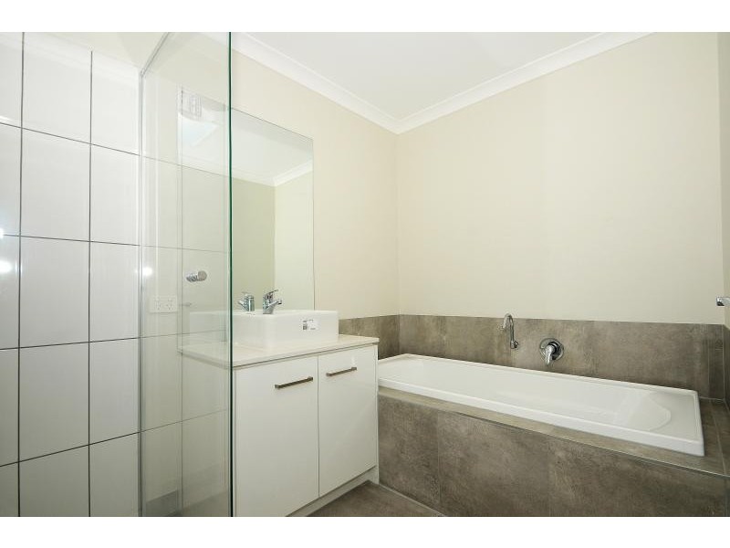 14B Gulwa Ave, Frankston VIC 3199