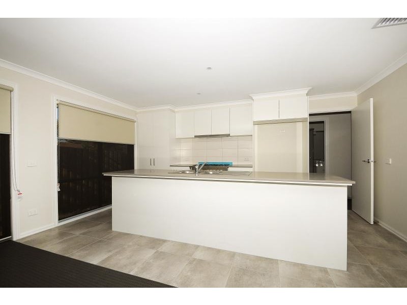 14B Gulwa Ave, Frankston VIC 3199