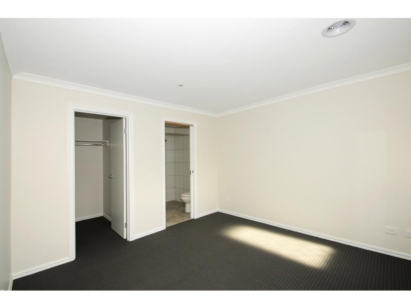 14B Gulwa Ave, Frankston VIC 3199