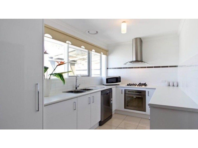 1/8 Woodbine Grove, Chelsea VIC 3196