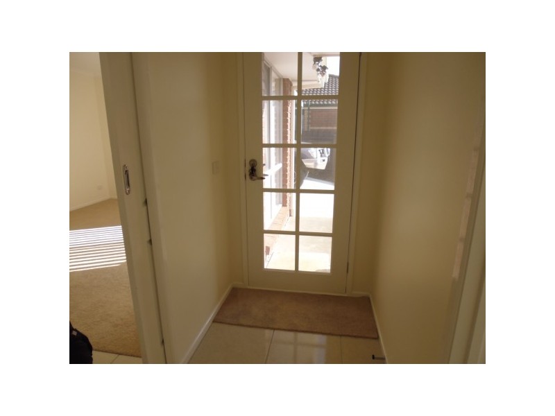 11 Linda Drive, Cranbourne West VIC 3977