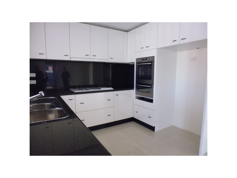 11 Linda Drive, Cranbourne West VIC 3977