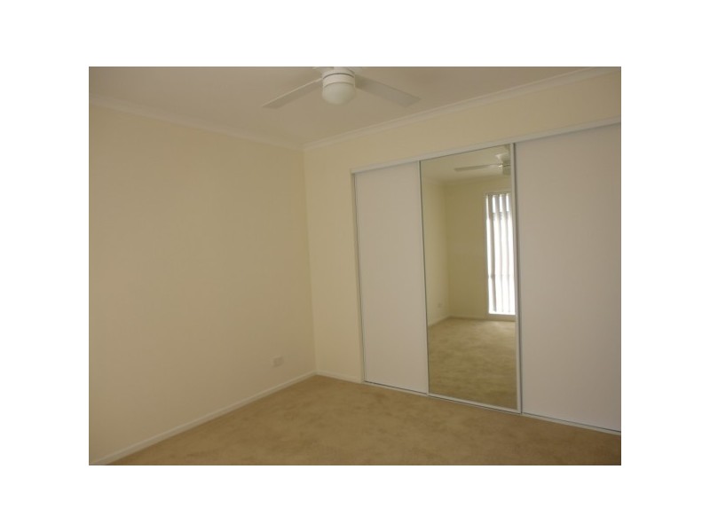 11 Linda Drive, Cranbourne West VIC 3977