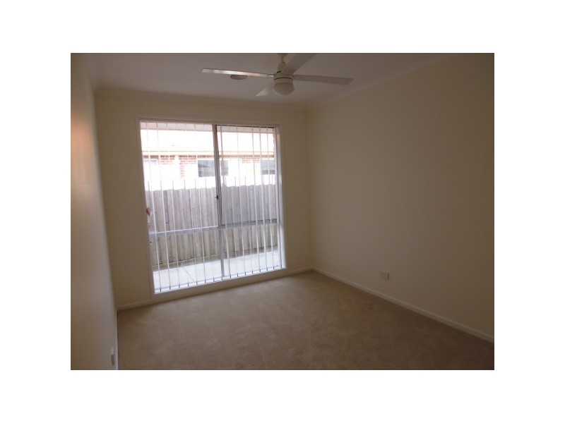 11 Linda Drive, Cranbourne West VIC 3977