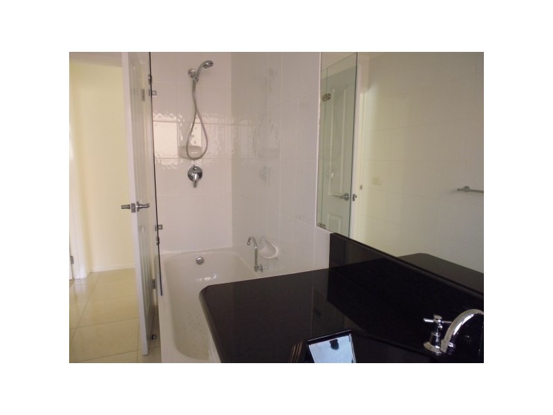 11 Linda Drive, Cranbourne West VIC 3977