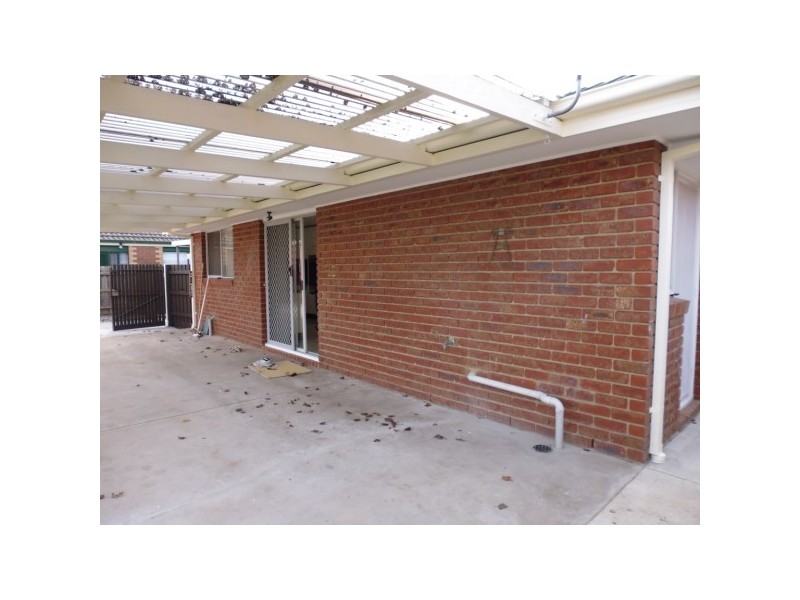 11 Linda Drive, Cranbourne West VIC 3977