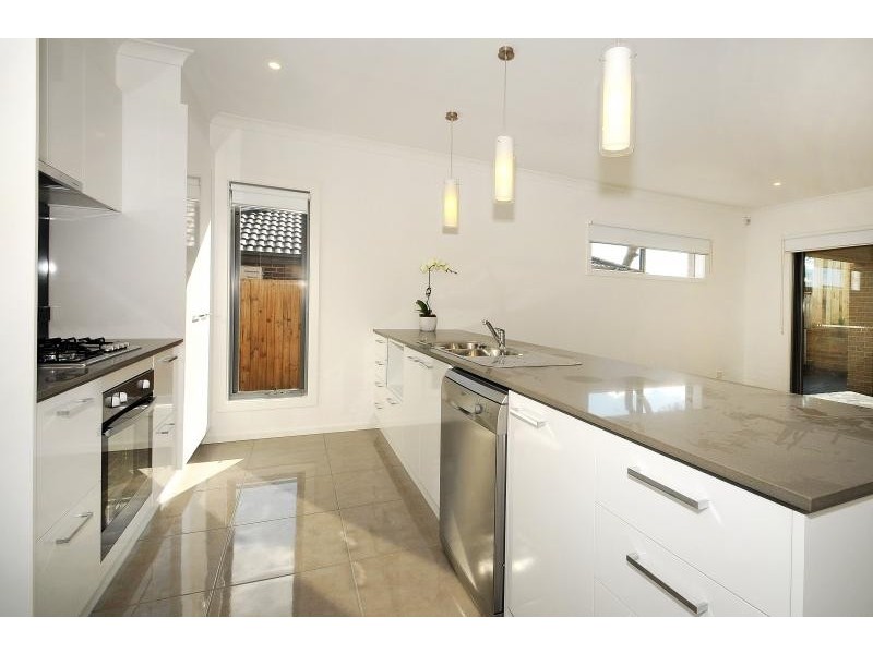 24 Raneen Drive, Langwarrin VIC 3910