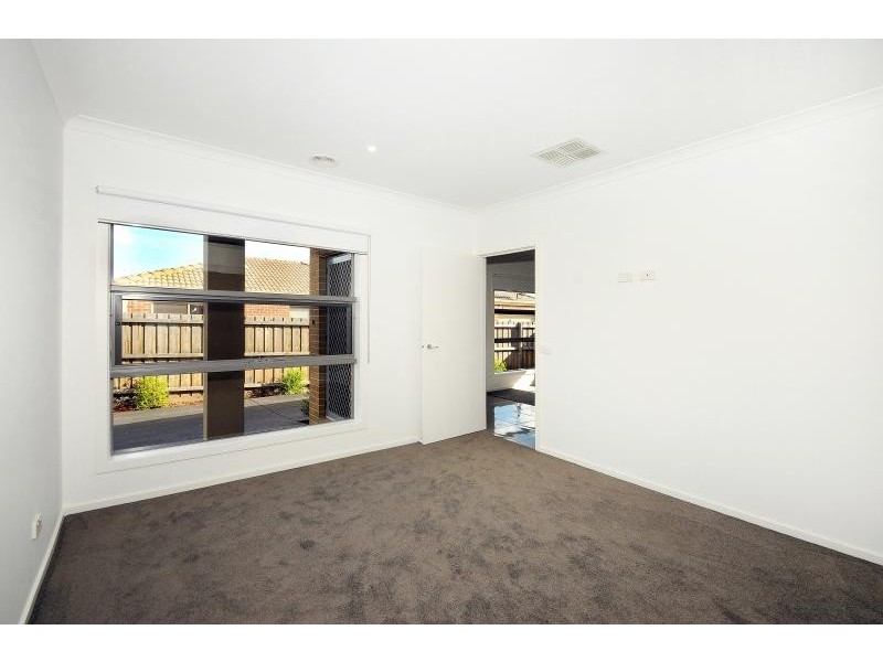 24 Raneen Drive, Langwarrin VIC 3910