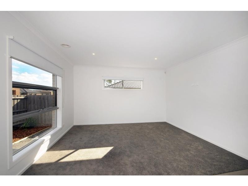 24 Raneen Drive, Langwarrin VIC 3910