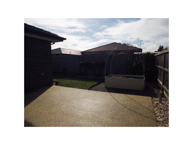 5 Sanoma Drive, Skye VIC 3977