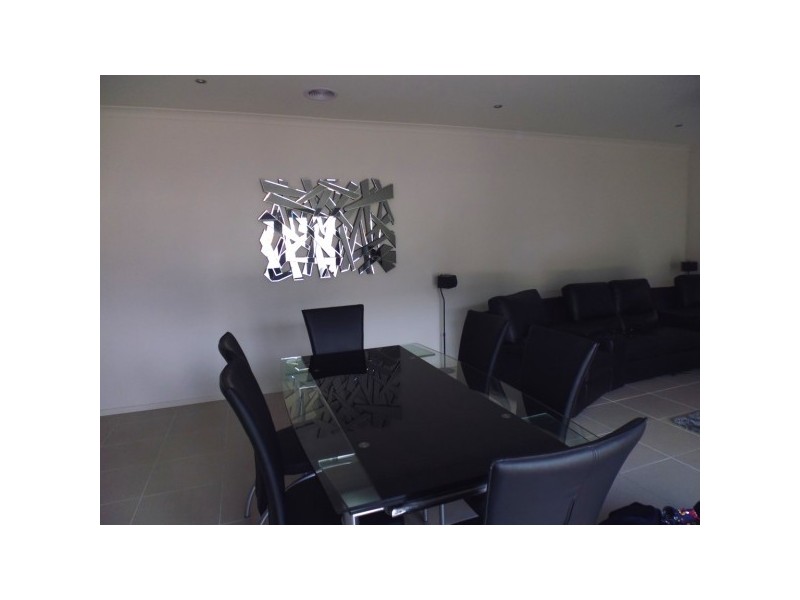 5 Sanoma Drive, Skye VIC 3977