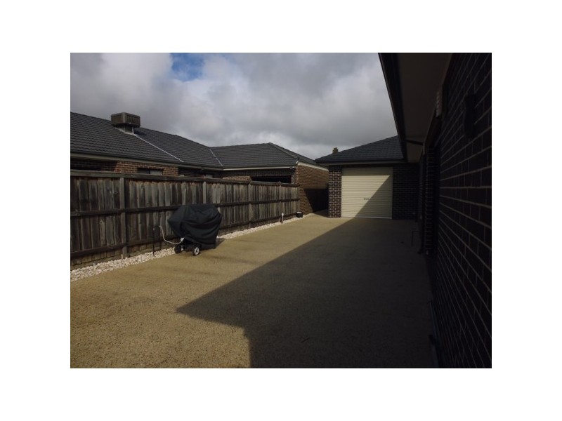5 Sanoma Drive, Skye VIC 3977