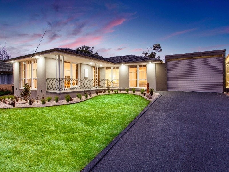 2 Genoa Court, Frankston VIC 3199