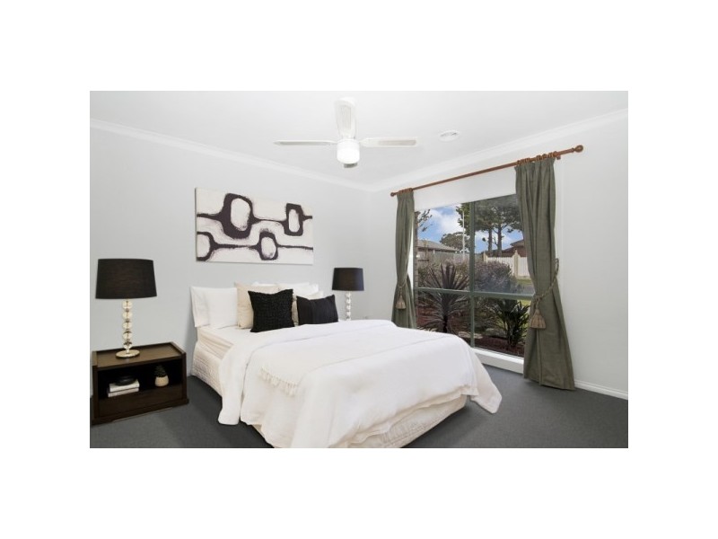 43 Oberon Drive, Carrum Downs VIC 3201