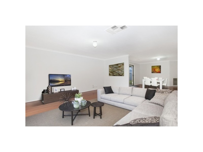 43 Oberon Drive, Carrum Downs VIC 3201