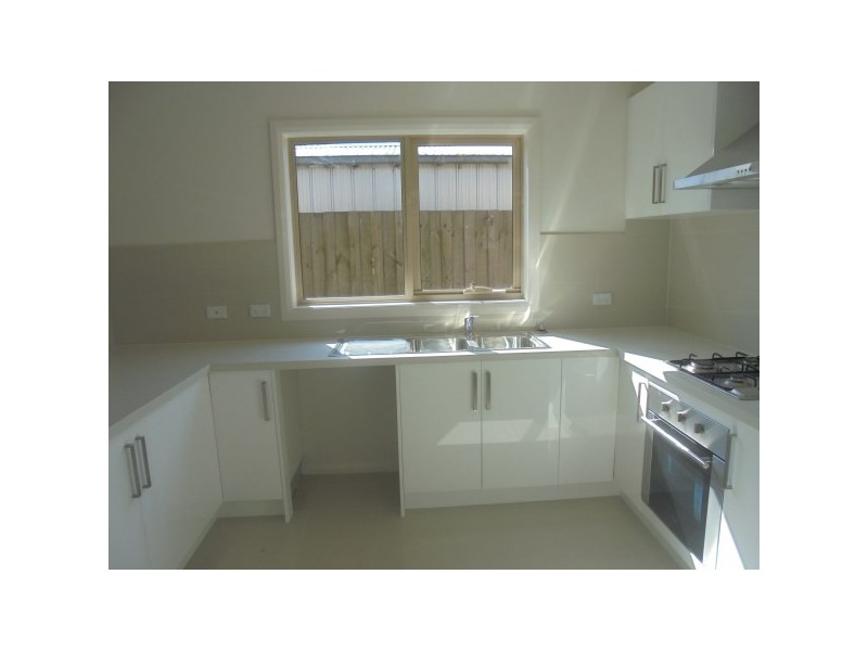 2/21 Whimbrel Crescent, Carrum Downs VIC 3201