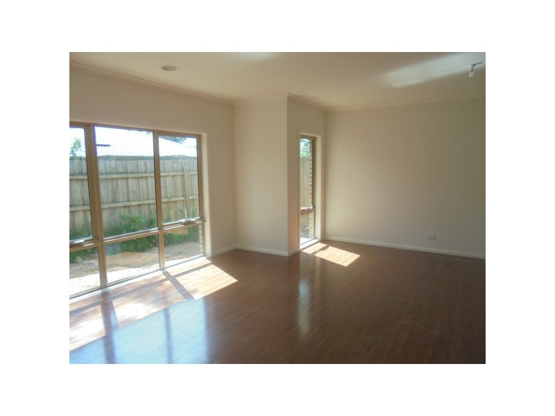 2/21 Whimbrel Crescent, Carrum Downs VIC 3201