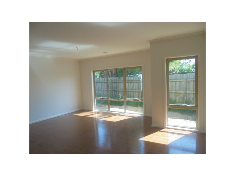 2/21 Whimbrel Crescent, Carrum Downs VIC 3201