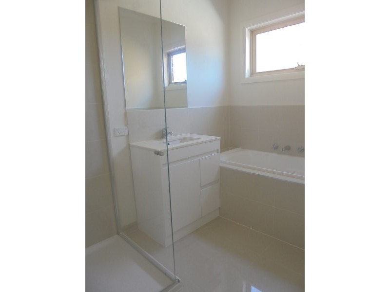 2/21 Whimbrel Crescent, Carrum Downs VIC 3201