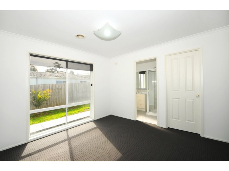 2 Oleander Court, Skye VIC 3977