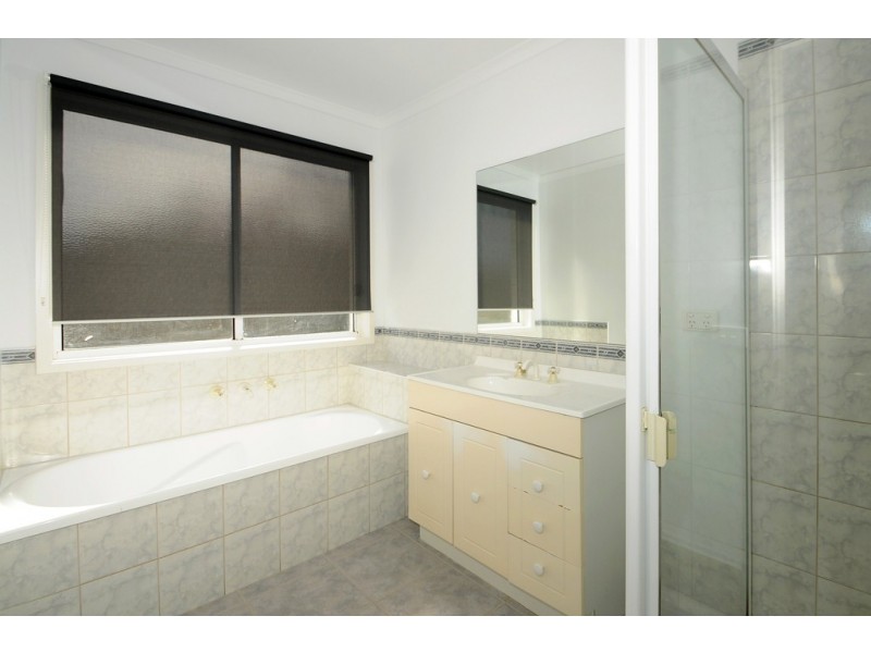 2 Oleander Court, Skye VIC 3977