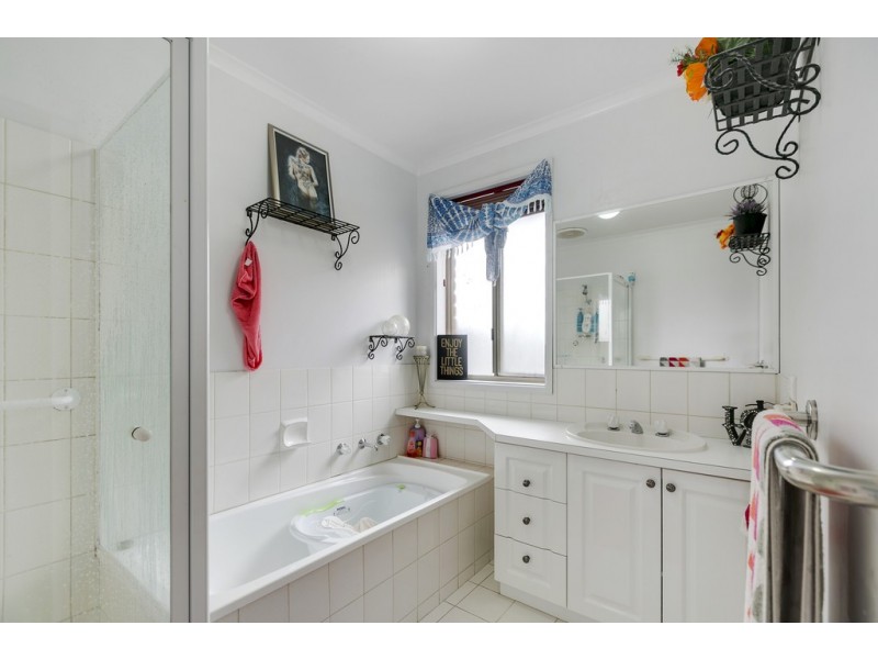 20 Currawong Drive, Carrum Downs VIC 3201