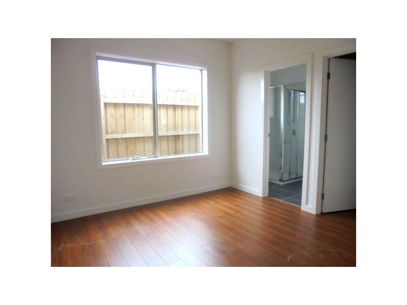 2/141 Monterey Boulevard, Frankston North VIC 3200