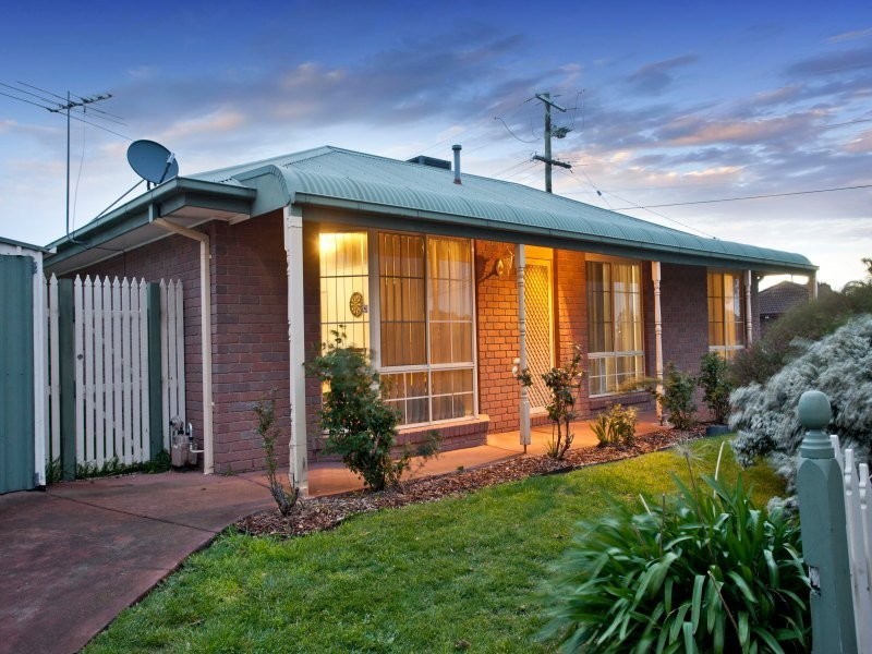 44 Greenwood Drive, Carrum Downs VIC 3201