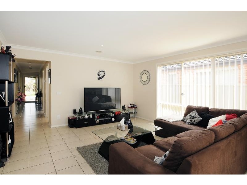26 Maddock Drive, Cranbourne East VIC 3977