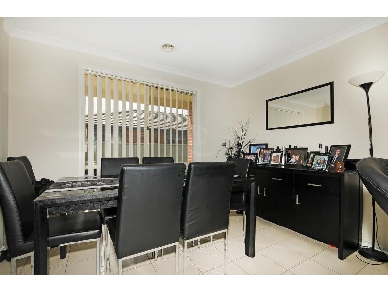 26 Maddock Drive, Cranbourne East VIC 3977