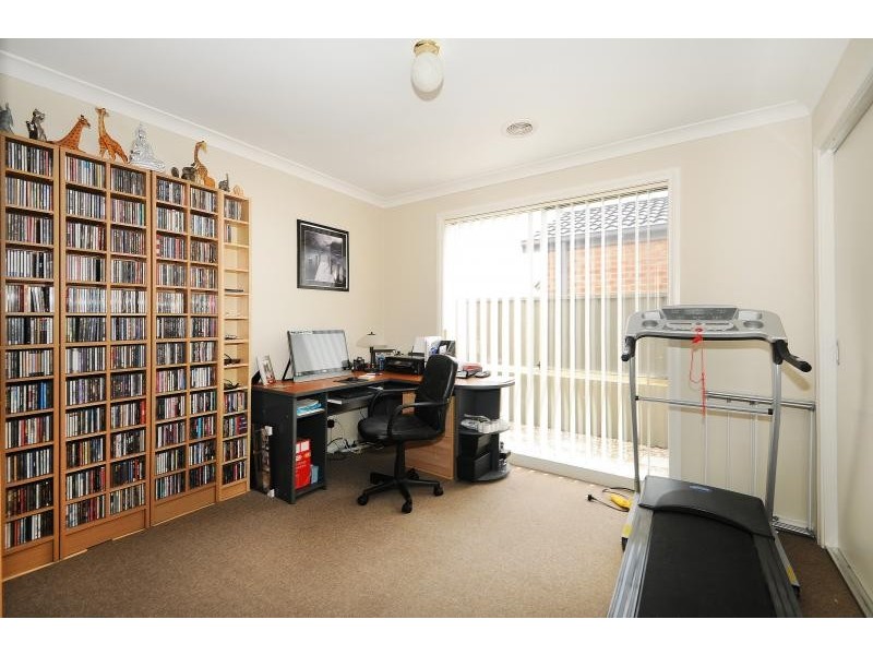 26 Maddock Drive, Cranbourne East VIC 3977