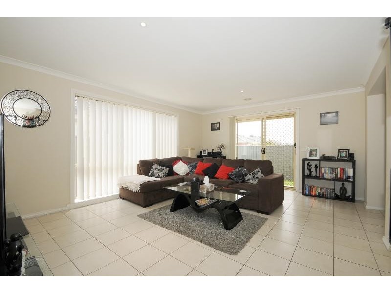 26 Maddock Drive, Cranbourne East VIC 3977