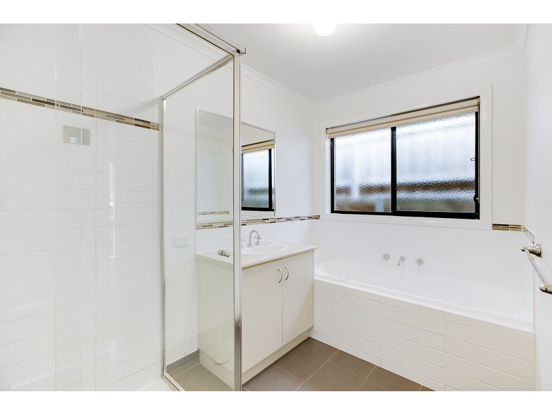 4/63 Clifton Grove, Carrum Downs VIC 3201