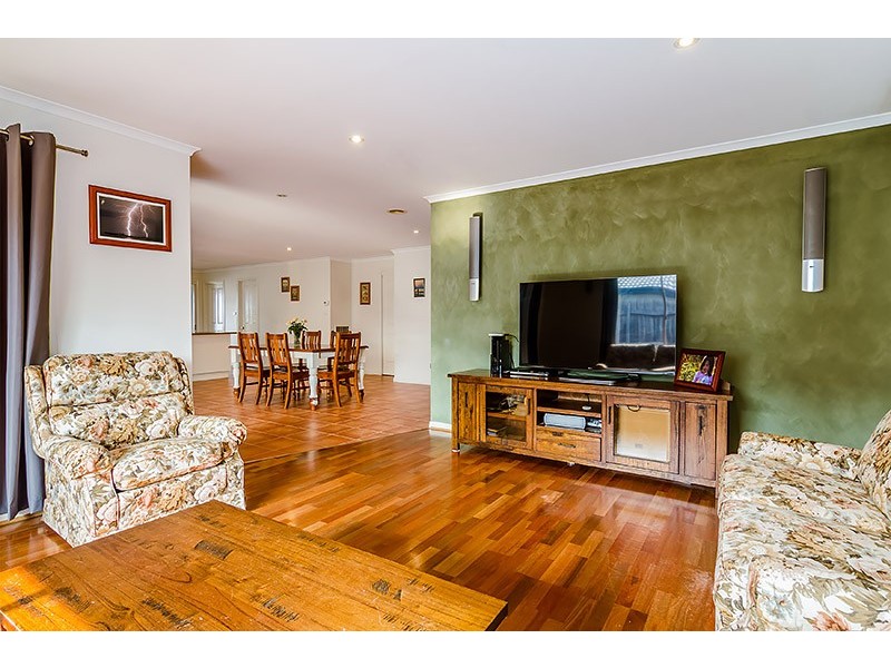 38 Diamond Parade, Skye VIC 3977